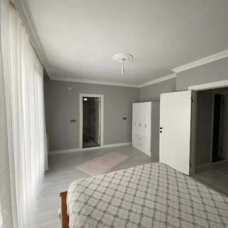 Valley House Apartment *